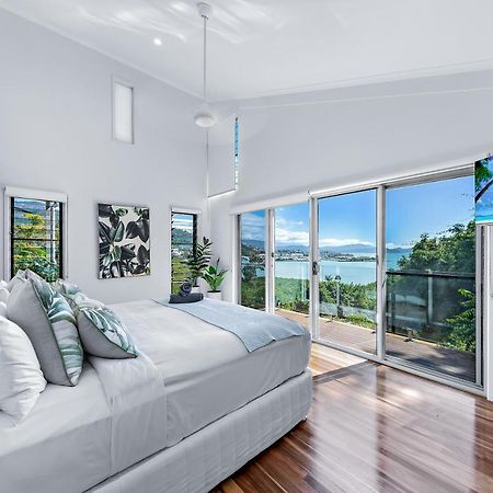 Mandalay Escape, Seclusion & Serenity With A Pool Airlie Beach Exteriör bild