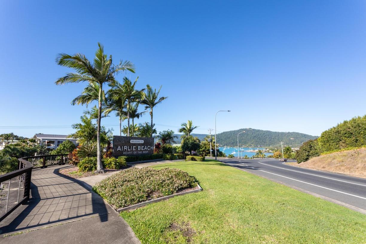 Mandalay Escape, Seclusion & Serenity With A Pool Airlie Beach Exteriör bild