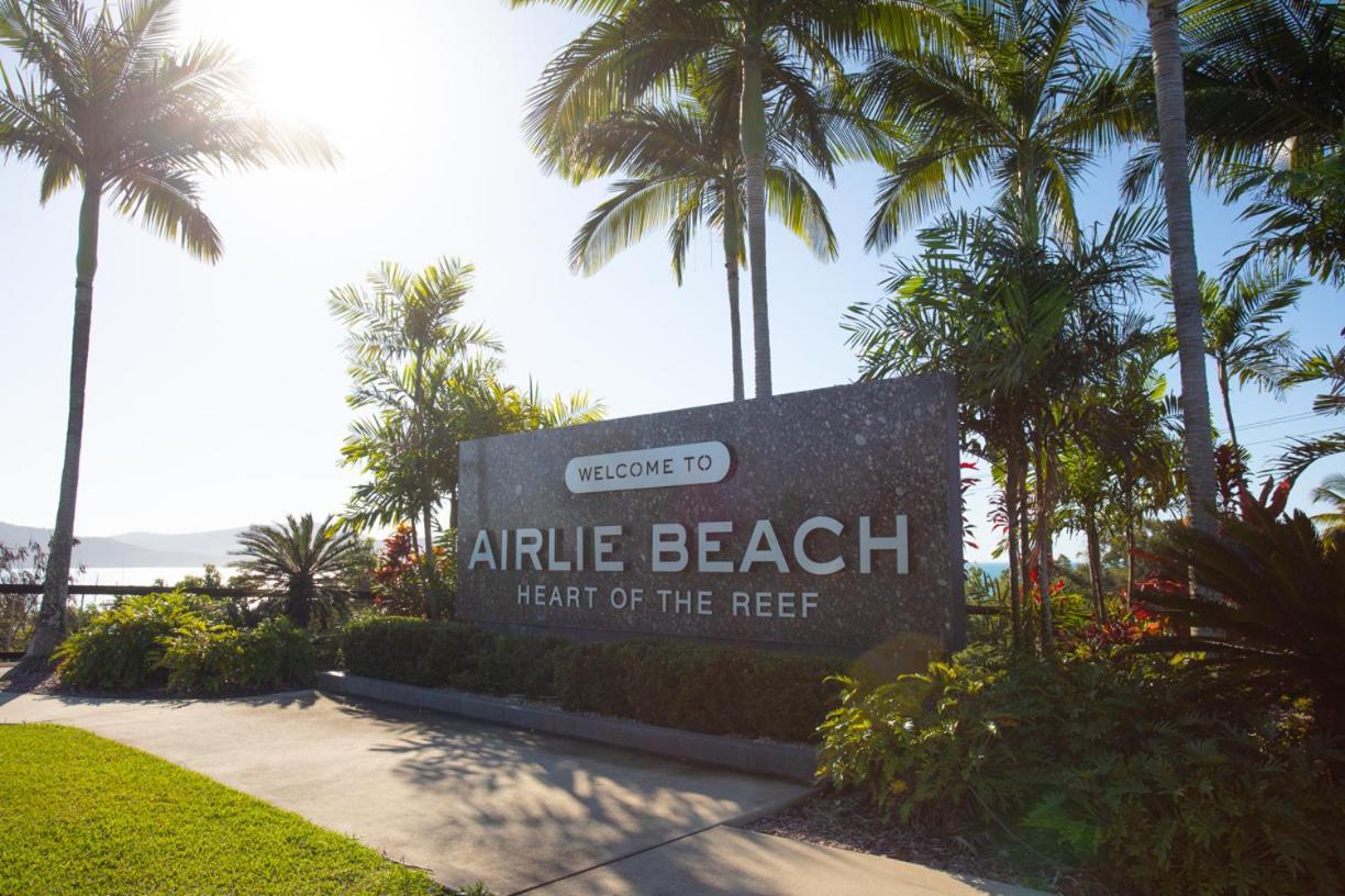 Mandalay Escape, Seclusion & Serenity With A Pool Airlie Beach Exteriör bild