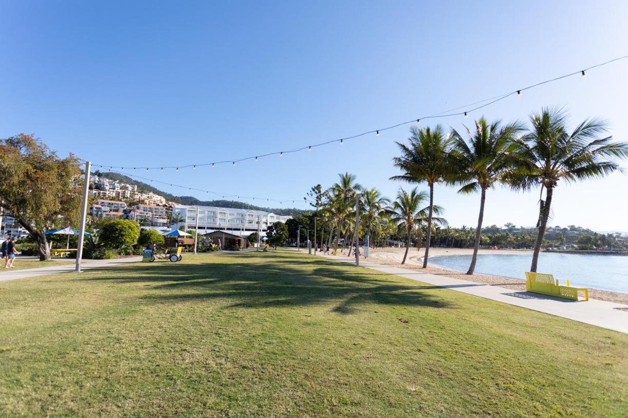 Mandalay Escape, Seclusion & Serenity With A Pool Airlie Beach Exteriör bild