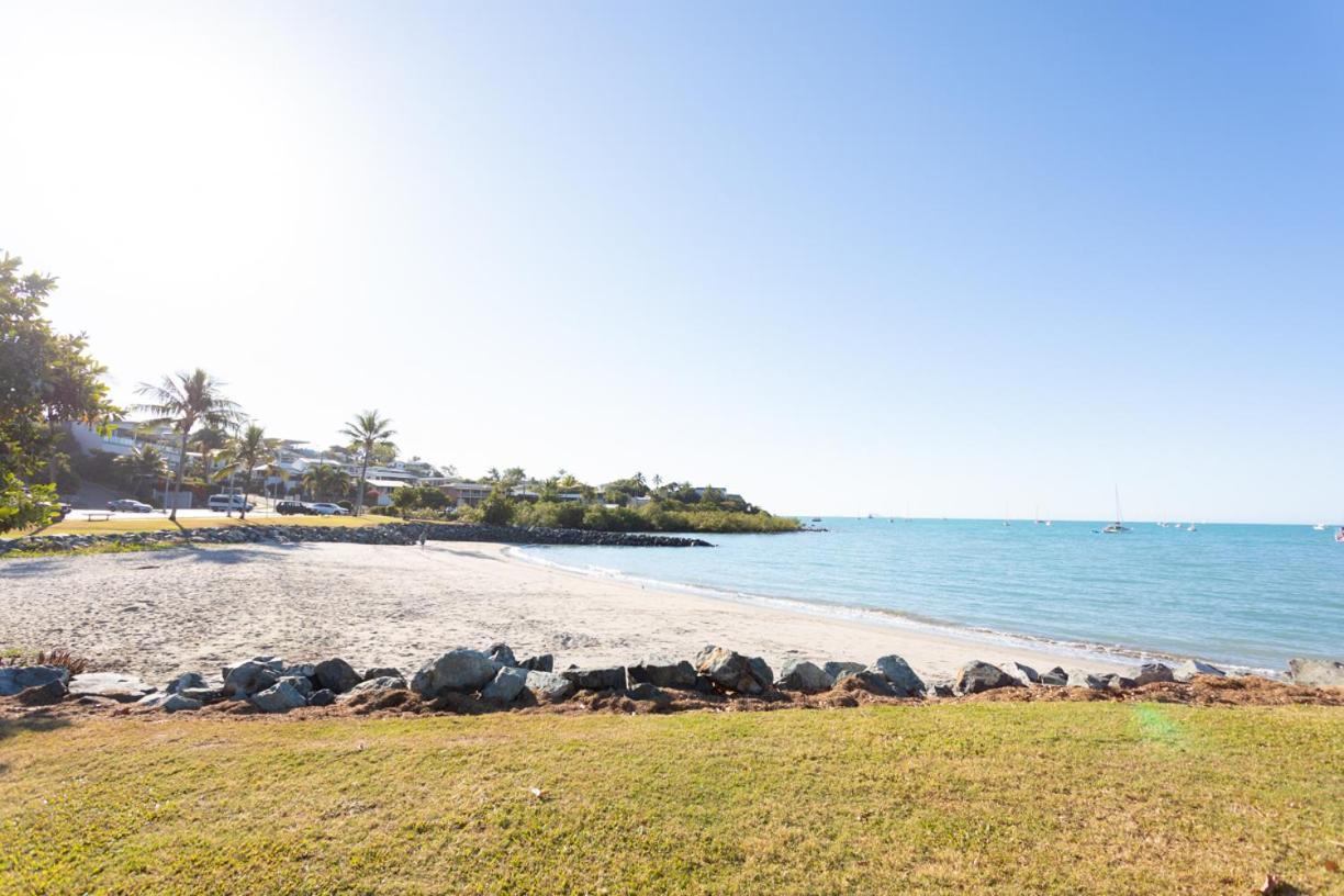 Mandalay Escape, Seclusion & Serenity With A Pool Airlie Beach Exteriör bild