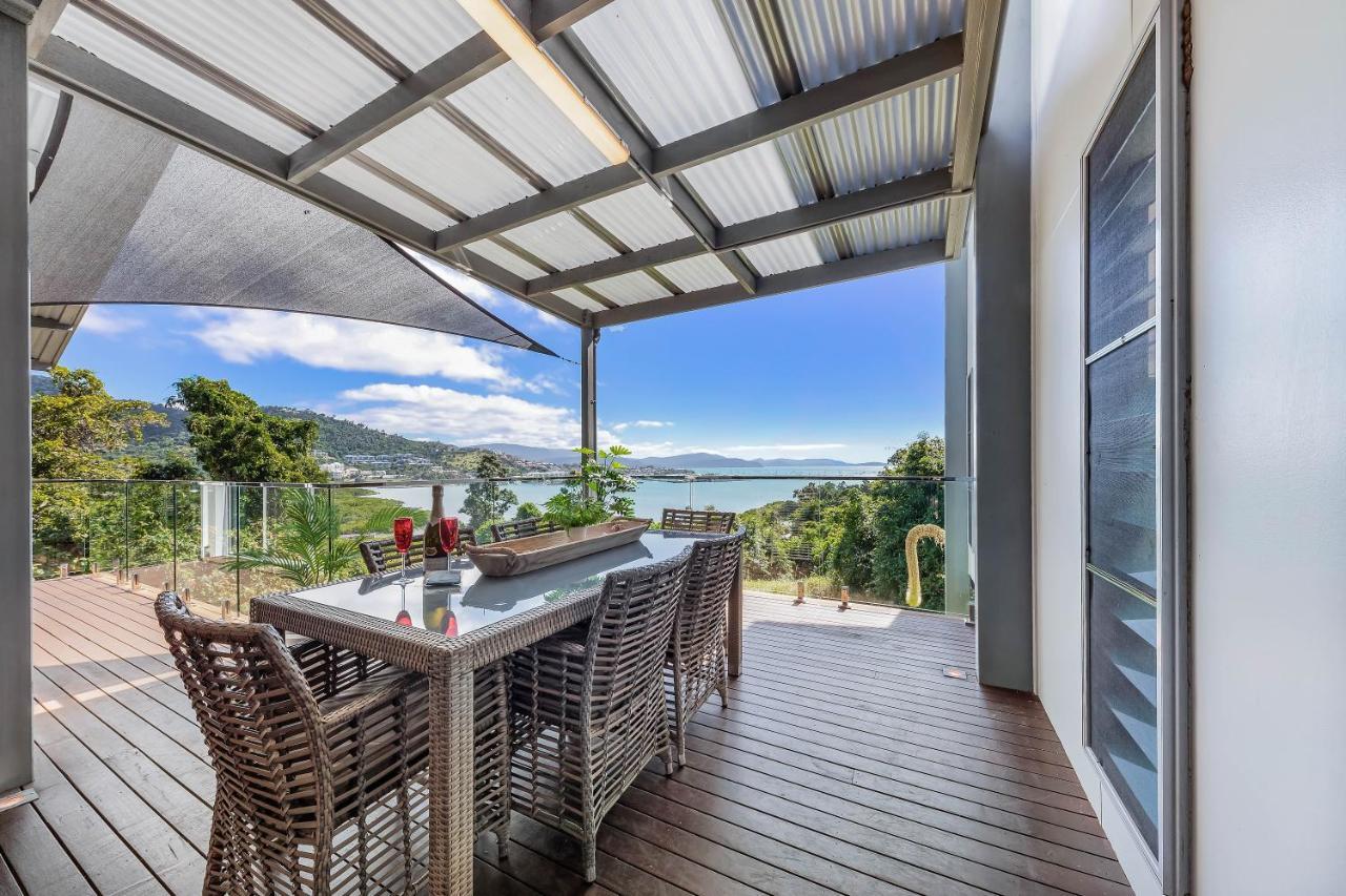 Mandalay Escape, Seclusion & Serenity With A Pool Airlie Beach Exteriör bild