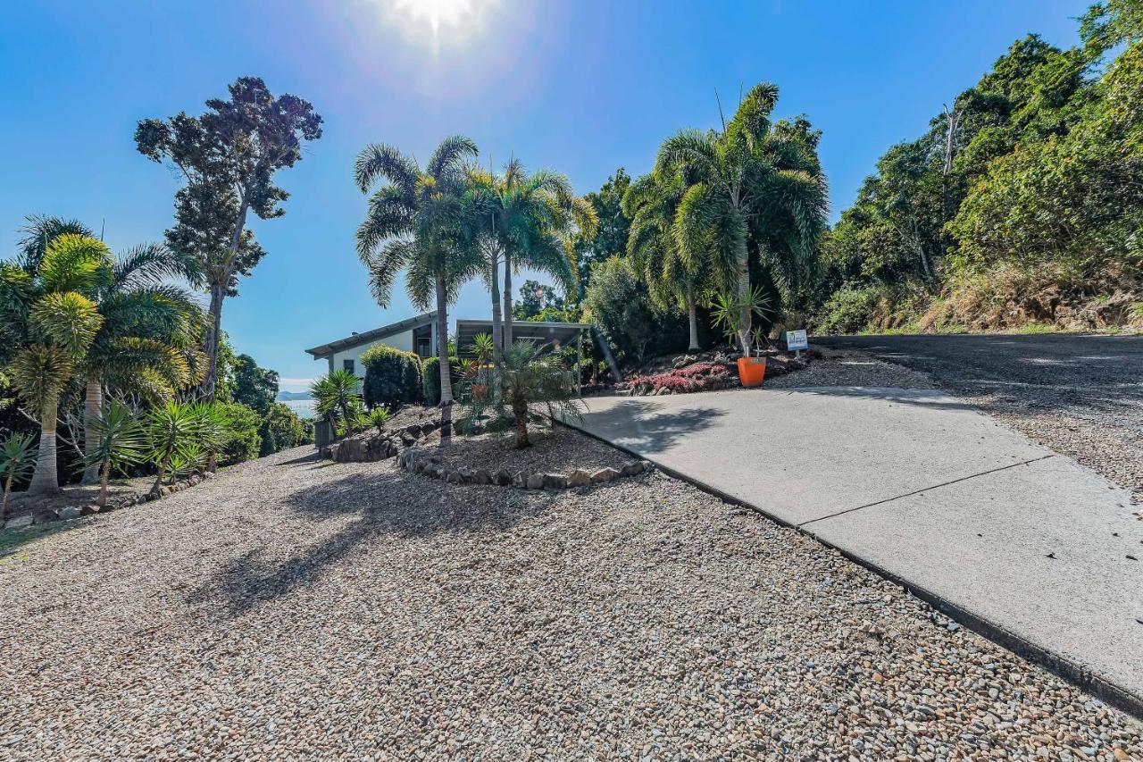 Mandalay Escape, Seclusion & Serenity With A Pool Airlie Beach Exteriör bild