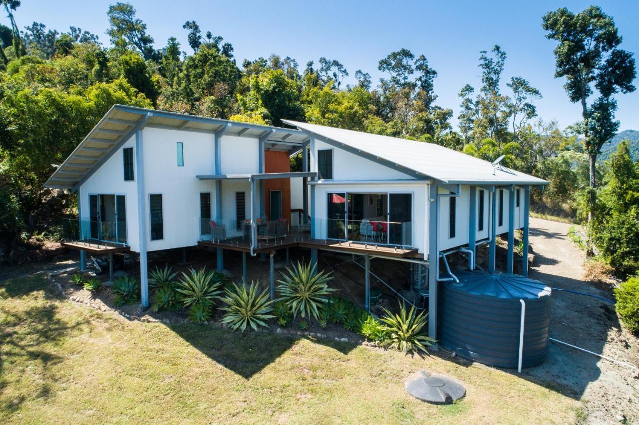 Mandalay Escape, Seclusion & Serenity With A Pool Airlie Beach Exteriör bild