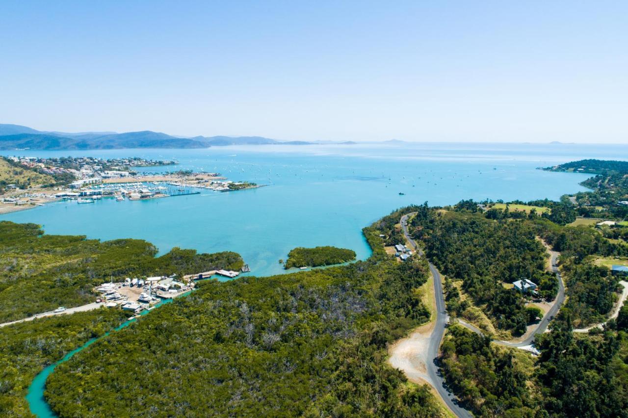 Mandalay Escape, Seclusion & Serenity With A Pool Airlie Beach Exteriör bild
